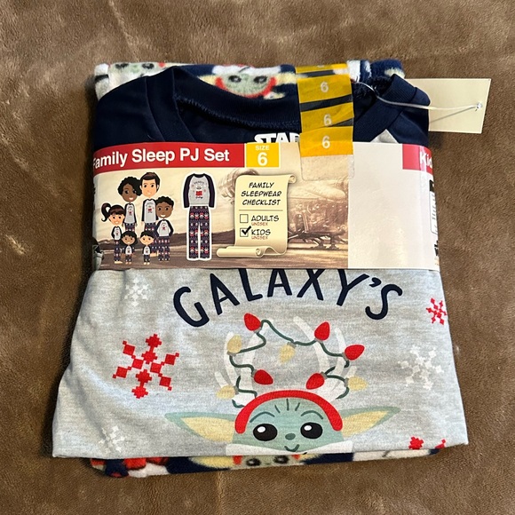 Star Wars Christmas PJs - Picture 1 of 2